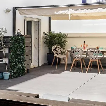 Flea Market Alfama House * ליסבון